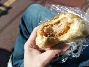 bread　赤坂　メンチカツバーガー　中