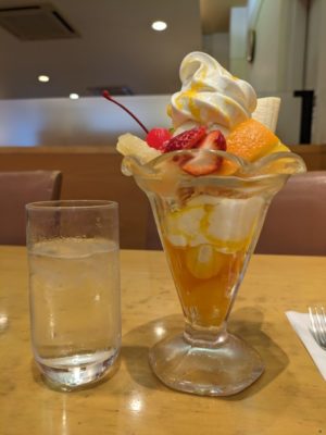 長崎　浜屋　ファミリーレストラン　デパート大食堂　フルーツパフェ