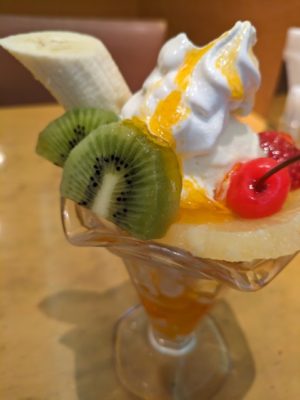 長崎　浜屋　ファミリーレストラン　デパート大食堂　フルーツパフェ　キウイ
