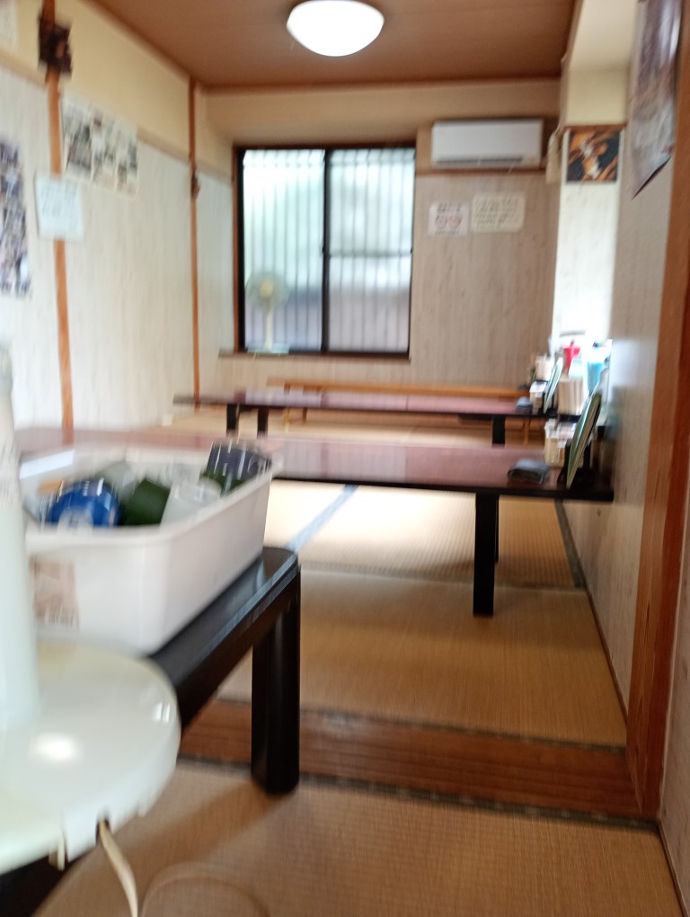 ふじや食堂 西新 店内