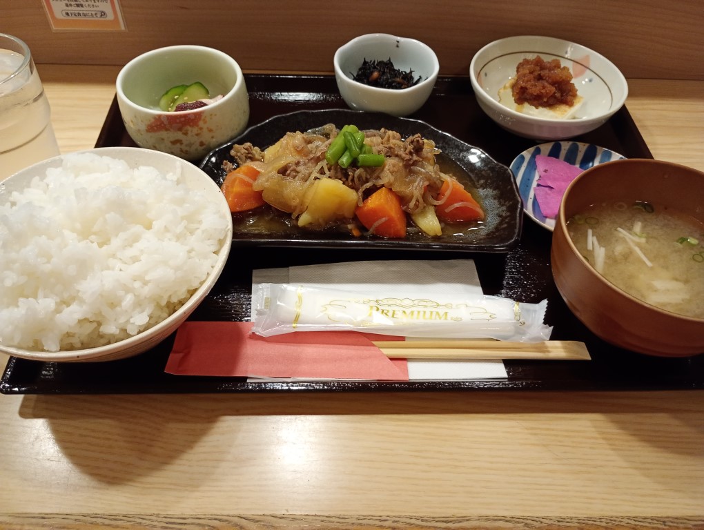 地下食堂なにとぞ 渡辺通り サンセルコ 日替わり 肉じゃが