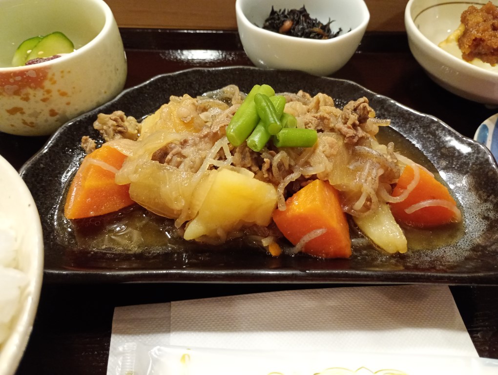 地下食堂なにとぞ 渡辺通り サンセルコ 肉じゃが