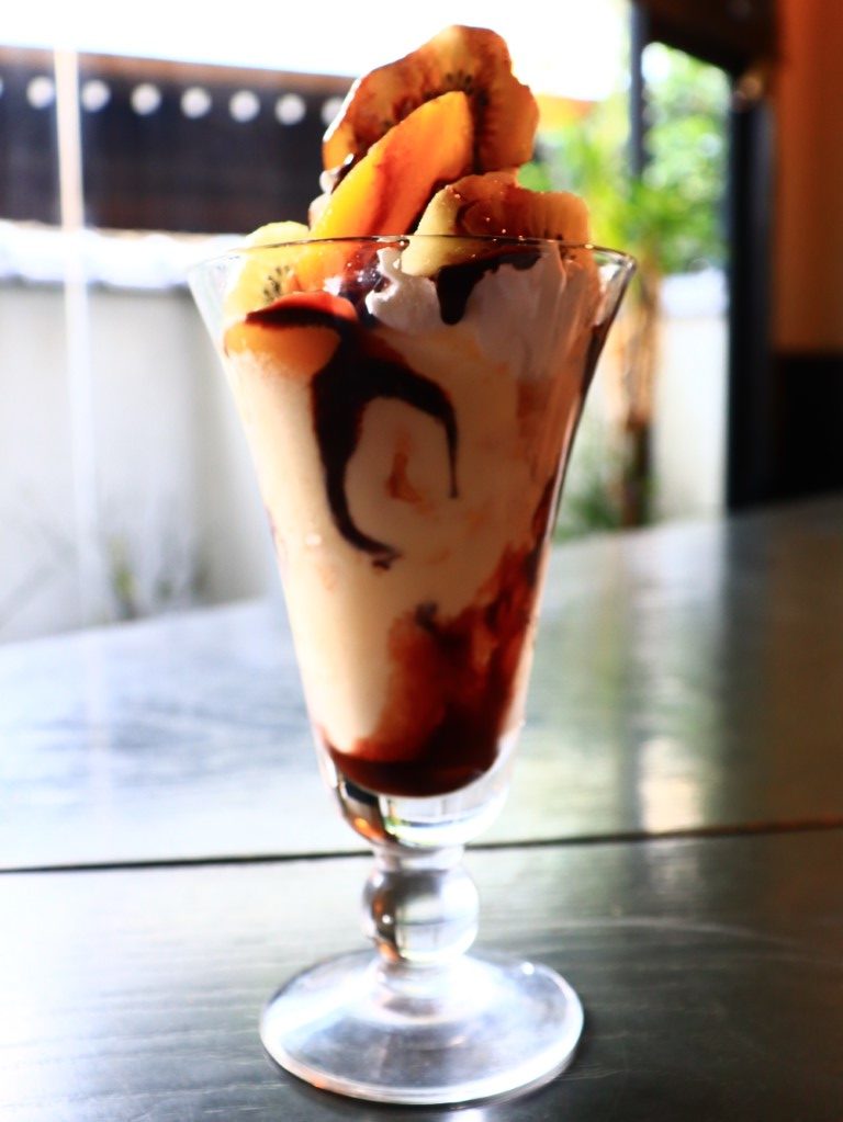 川端商店街　奈多里　チョコパフェ