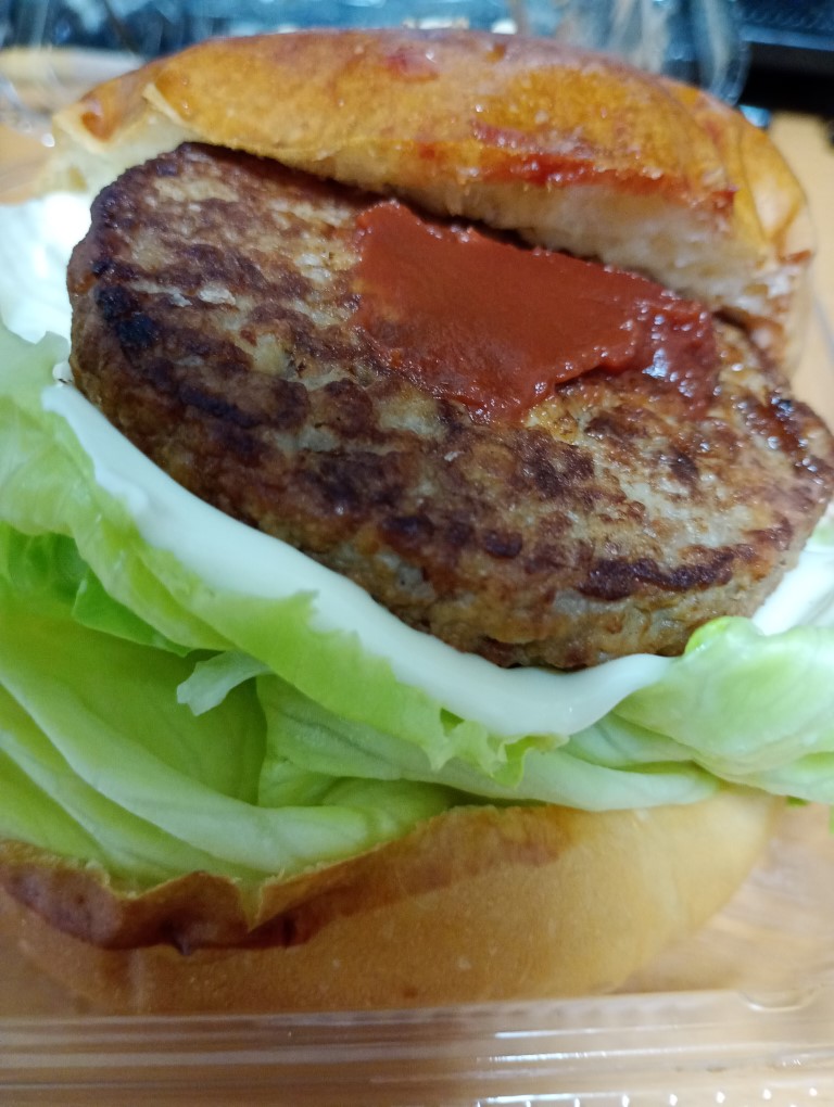 フレッシュベーカリーASOU 志免 レタスたっぷりのチーズバーガー