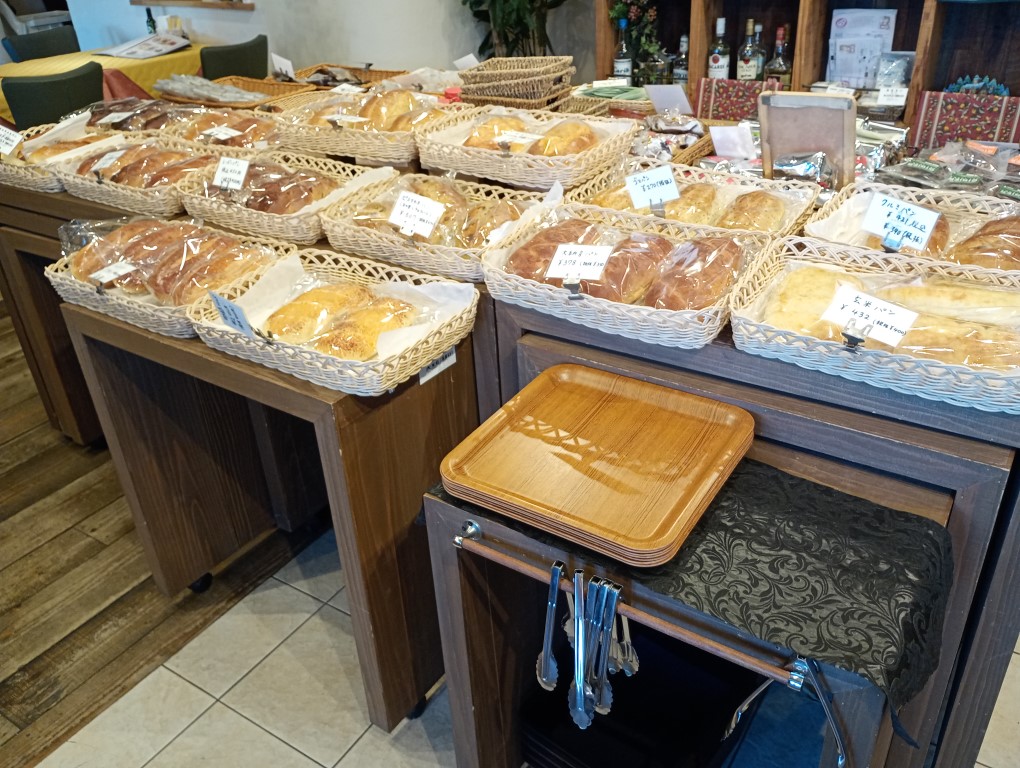 オリーブ室見店　パン売り場