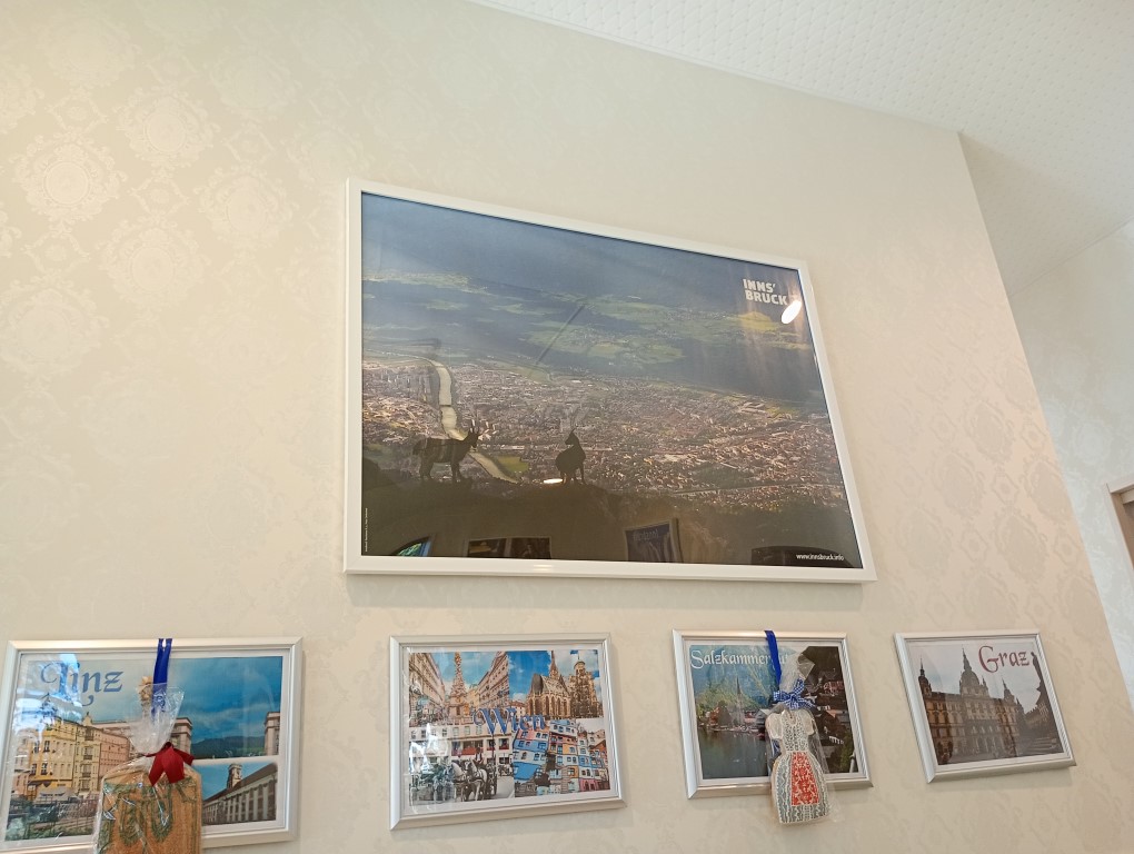 カフェ コンディトライ ウィーン　Cafe Konditorei Wien　筑前町　店内