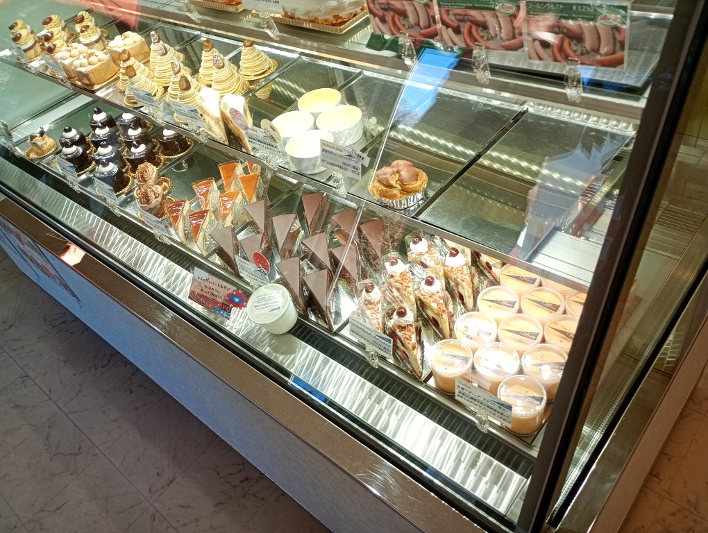 カフェ コンディトライ ウィーン　Cafe Konditorei Wien　筑前町　ショーケース