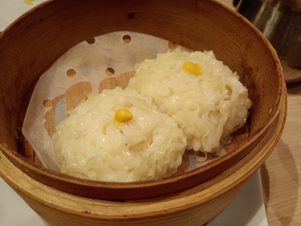 博多もつ鍋 いっとく家 キャナルシティ博多前店　イカシュウマイ