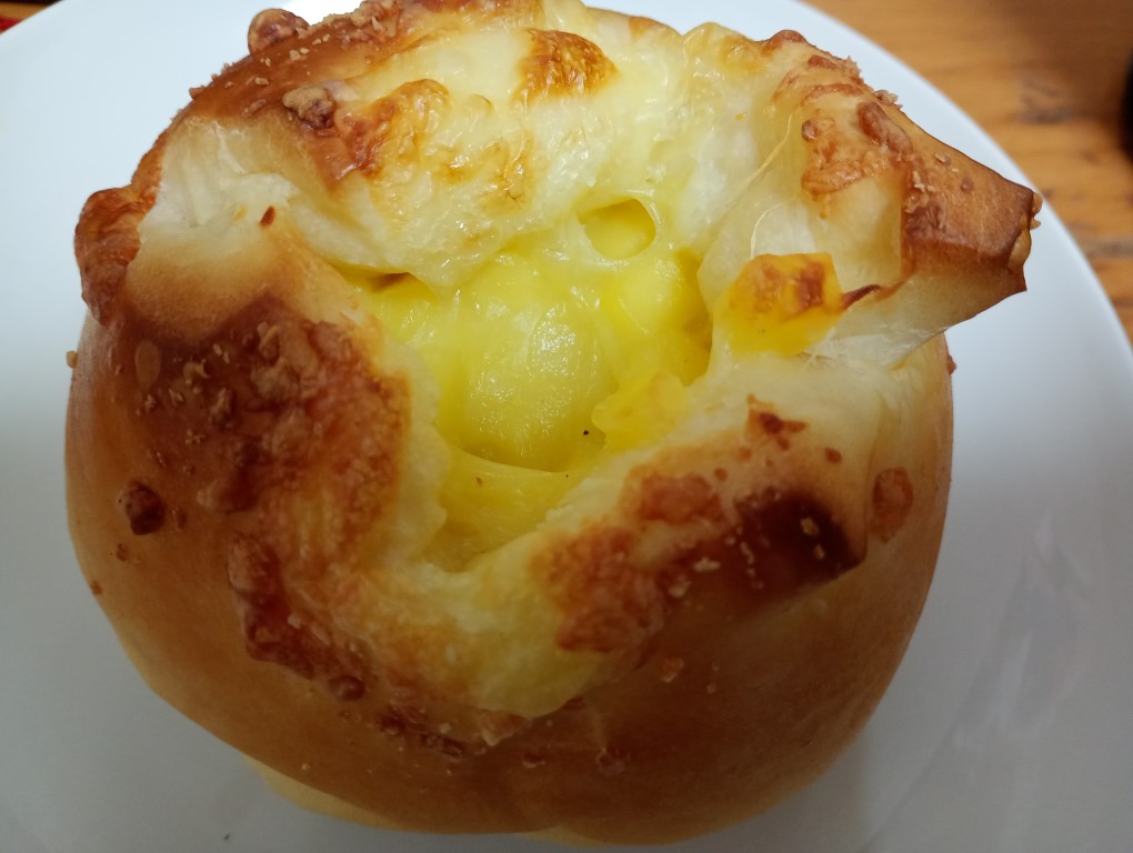 唐人ベーカリー ポエム 唐人町 チーズロール