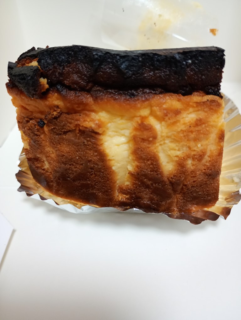 大博町 呉服町 BUTTER UP バスクチーズケーキ 背面
