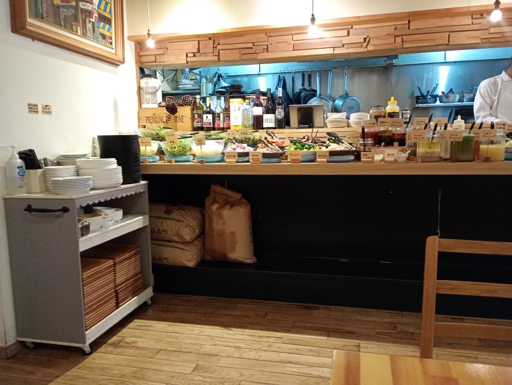 ファーマーズレストランはなや　店内