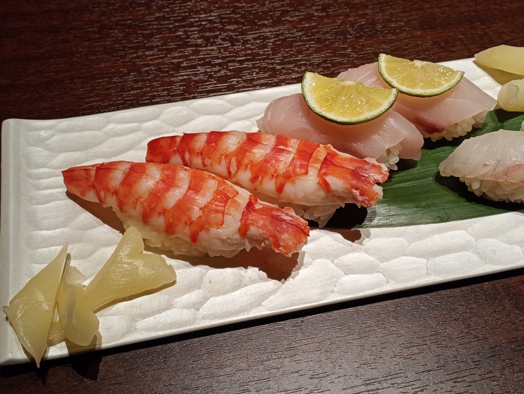 おもてなし いろり寿し　博多駅　鮨　エビ