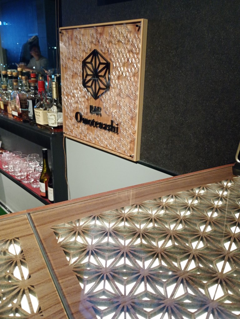 bar omotenashi 博多駅