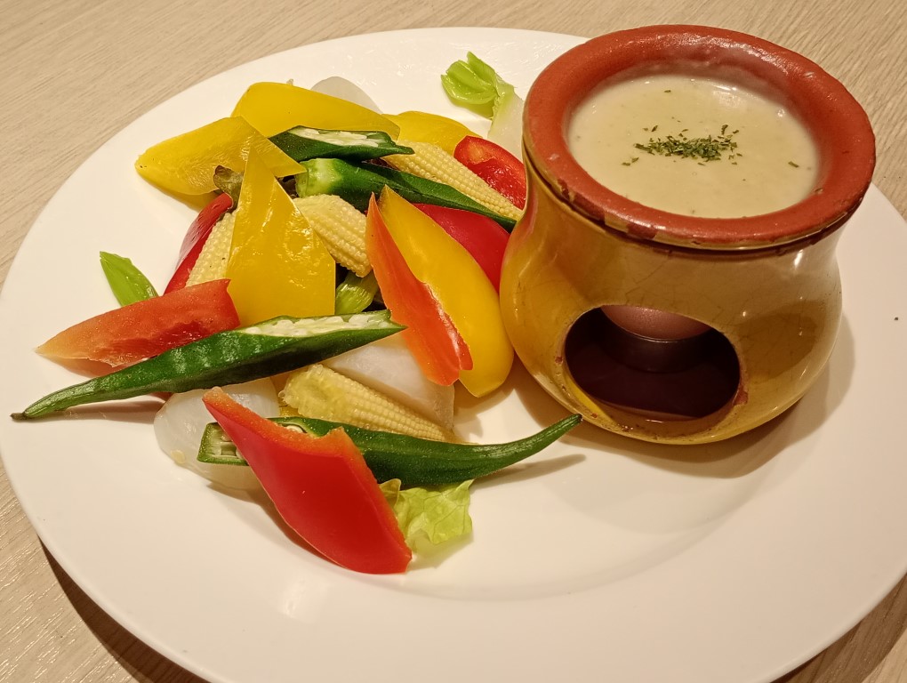 MICHI FISH&OYSTER 天神大名店　バーニャカウダー