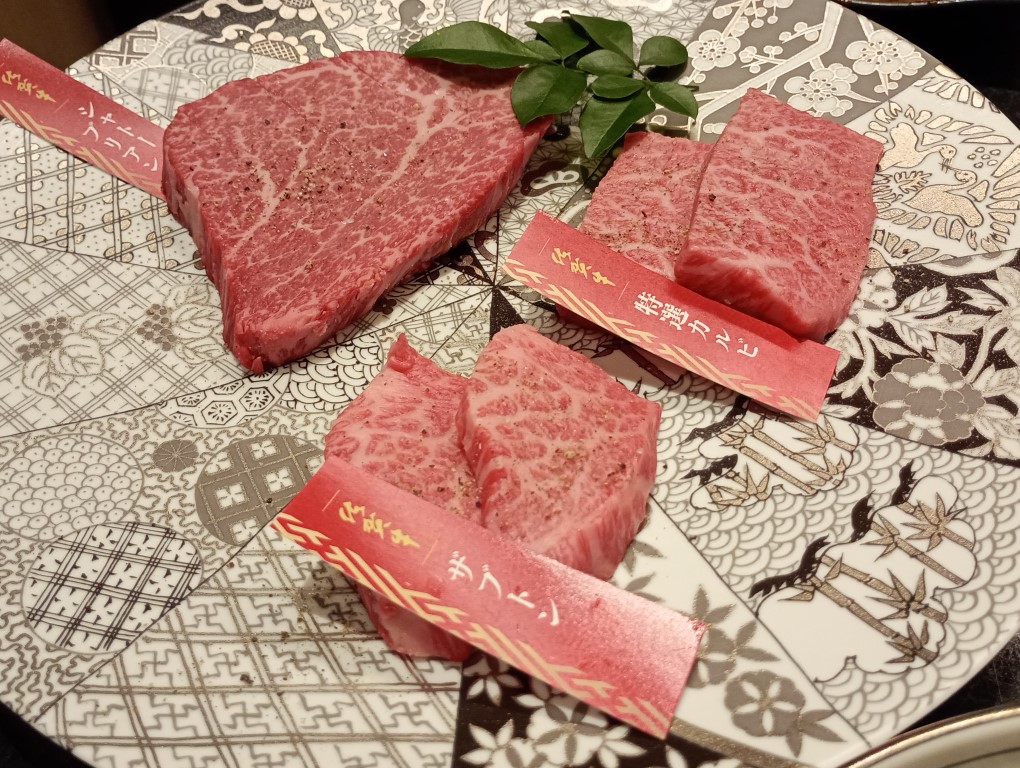 焼肉かくら 西中洲店 シャトーブリアン カルビ 座布団