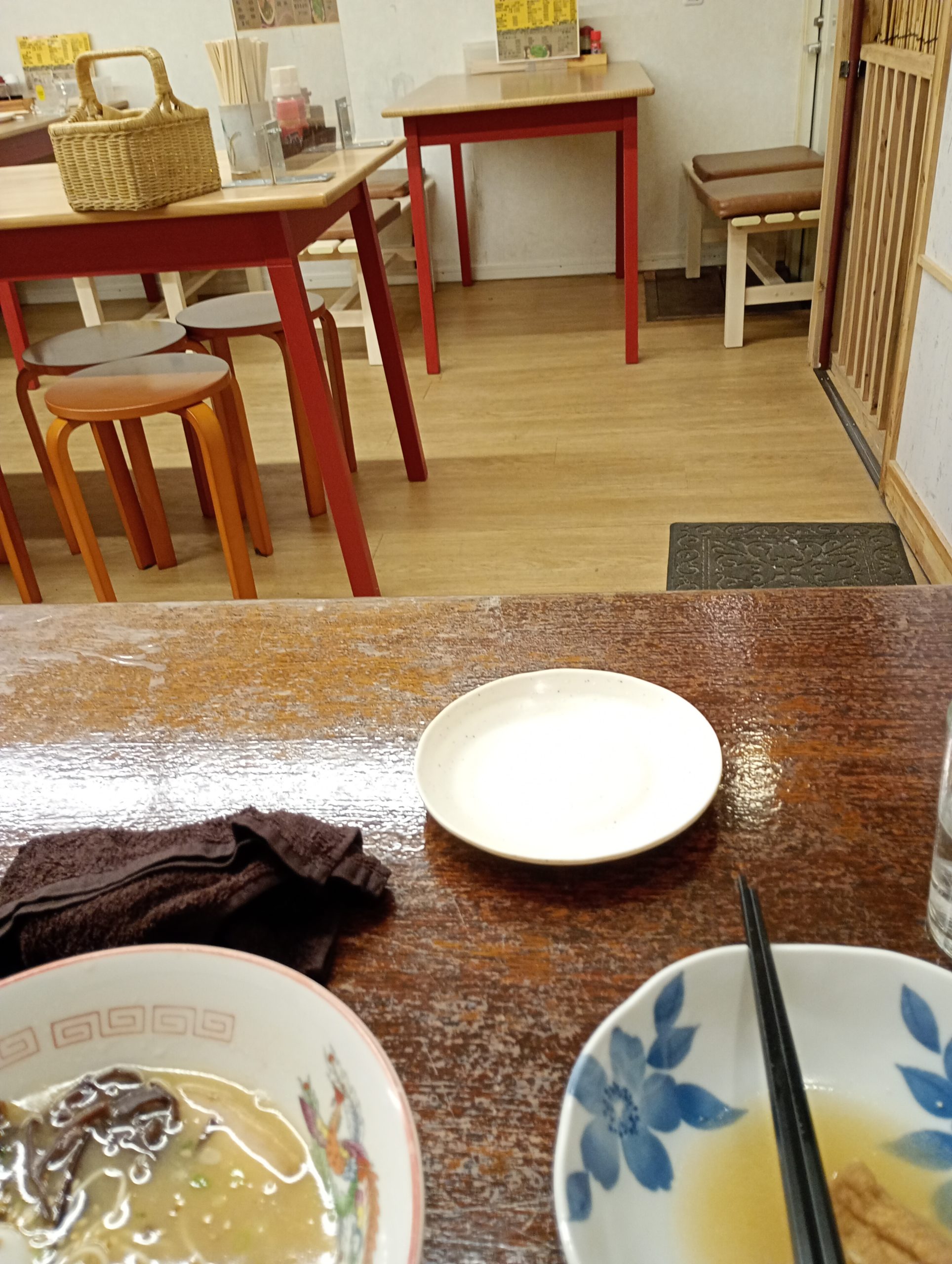 とし　千代　店内