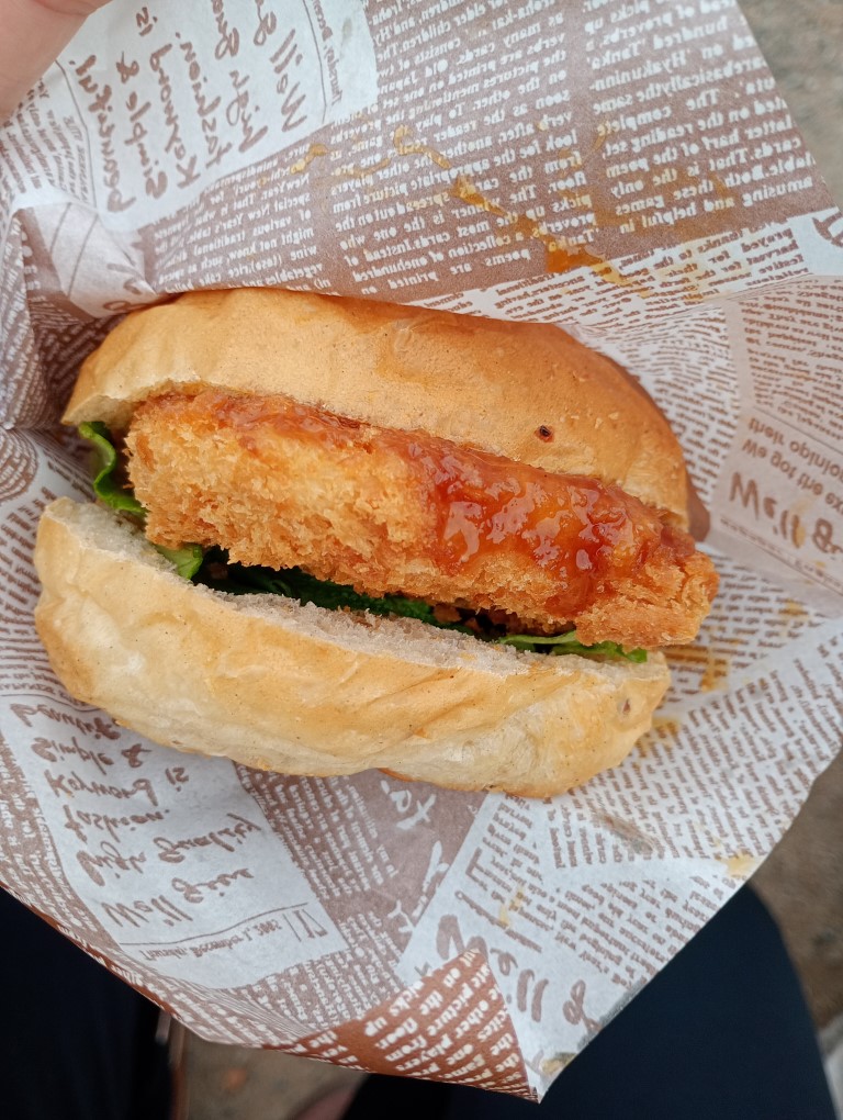 肥前鹿島　パン屋　bakery Kameya　チキン南蛮バーガー