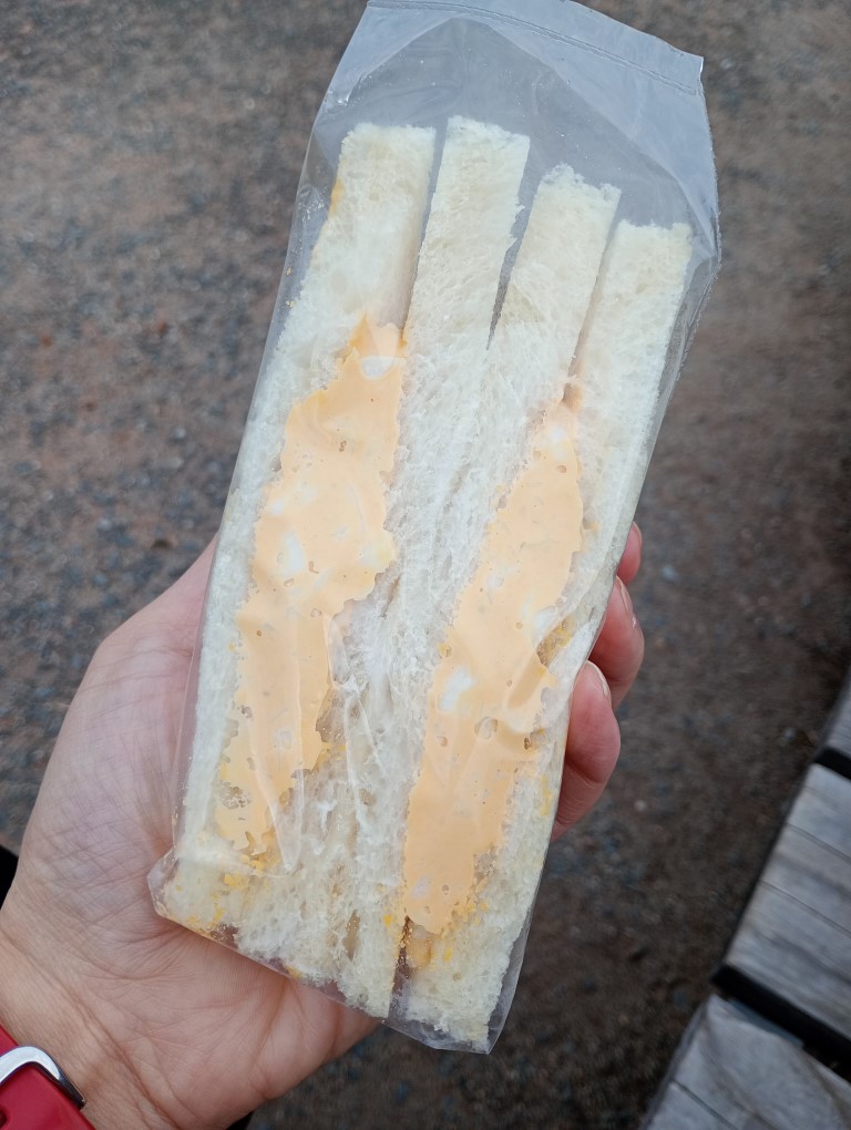 肥前鹿島　パン屋　bakery Kameya　たまごサンド