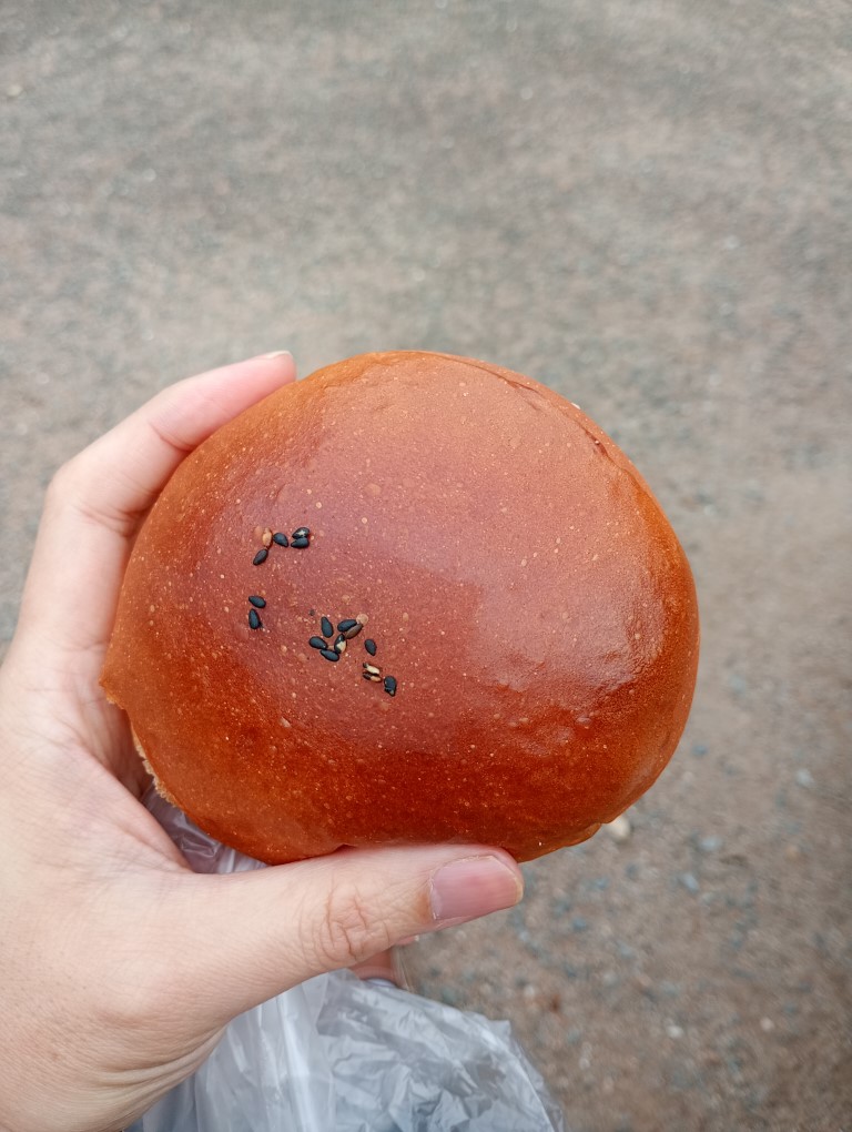 肥前鹿島　パン屋　bakery Kameya　黒糖アンパン