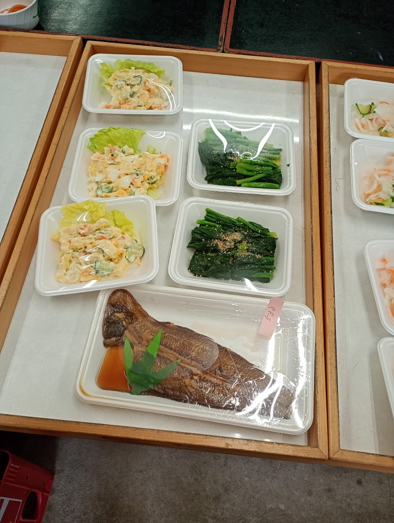 小井手鮮魚店　魚　サラダ