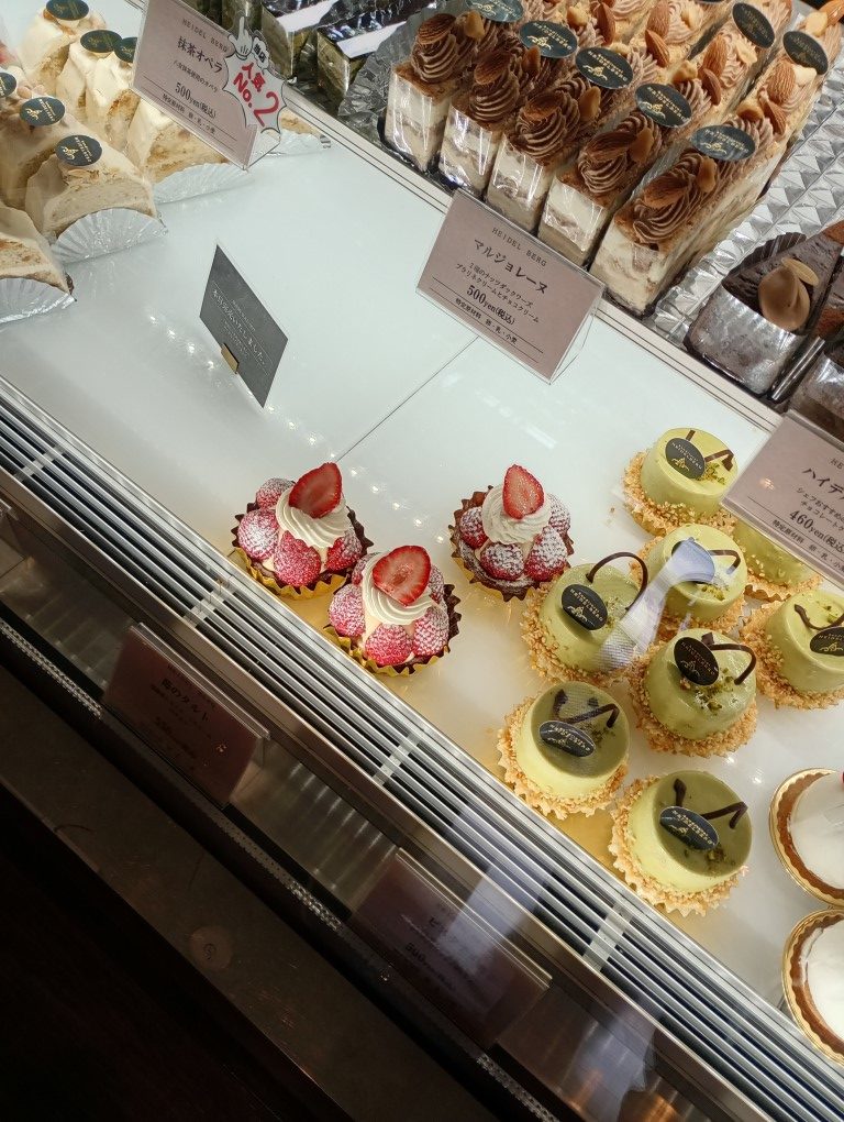 岡垣 ハイデルベルグ 店内 ショーケース