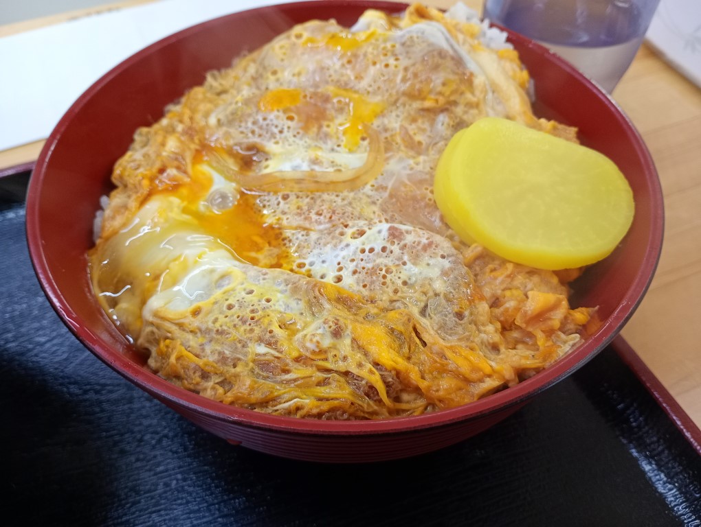 太宰府　ココちゃんうどん　カツ丼