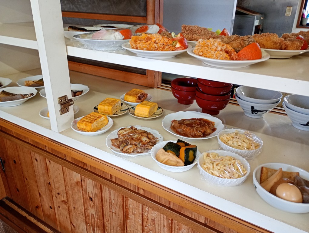 中津　うろこ食堂　おかず