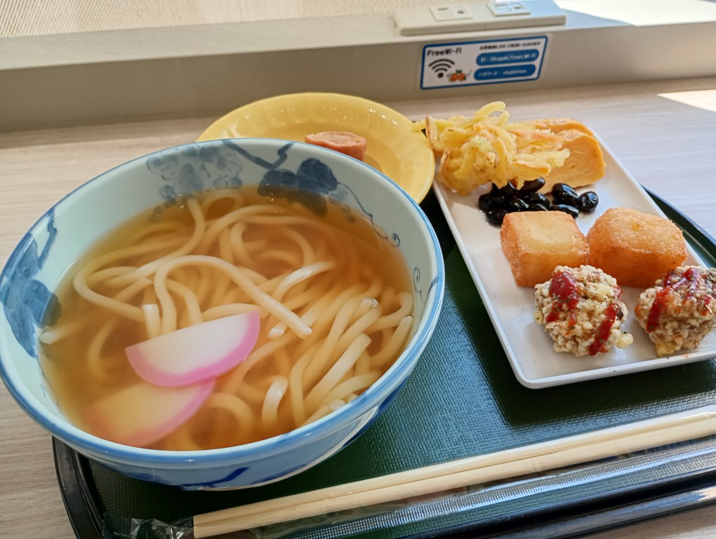 サンリーアイ　岡垣　いちご食堂　うどん　おばんざい