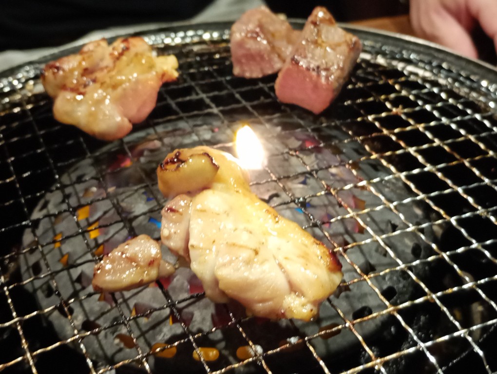和牛卸直営焼肉 タンとハラミ まっちゃん　鶏