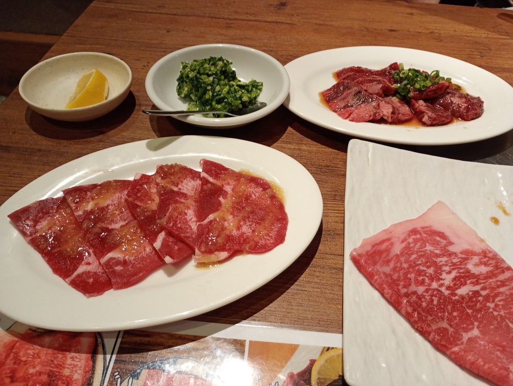 和牛卸直営焼肉 タンとハラミ まっちゃん　タン　ハラミ