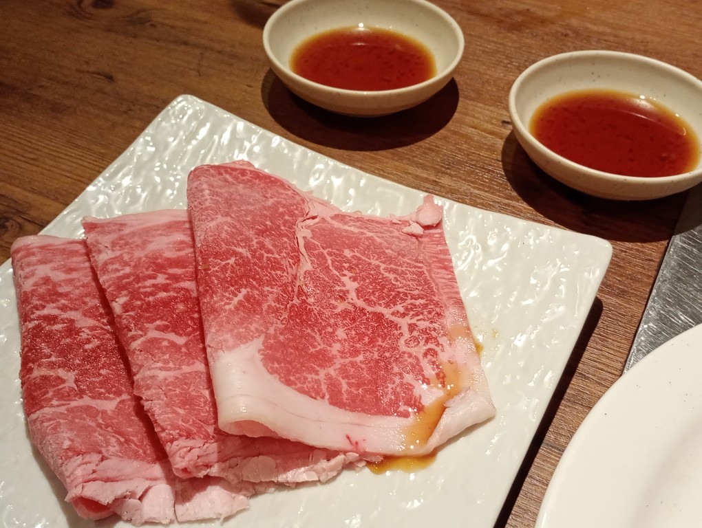 和牛卸直営焼肉 タンとハラミ まっちゃん　二日市　和牛赤身しゃぶしゃぶ